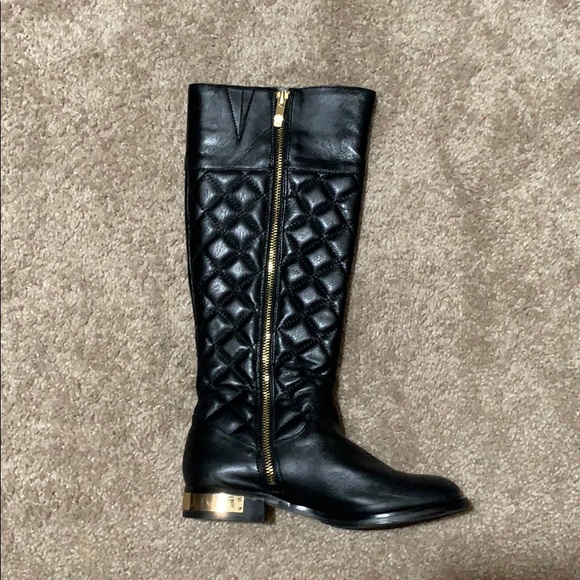 Boots - Picture 3 of 4